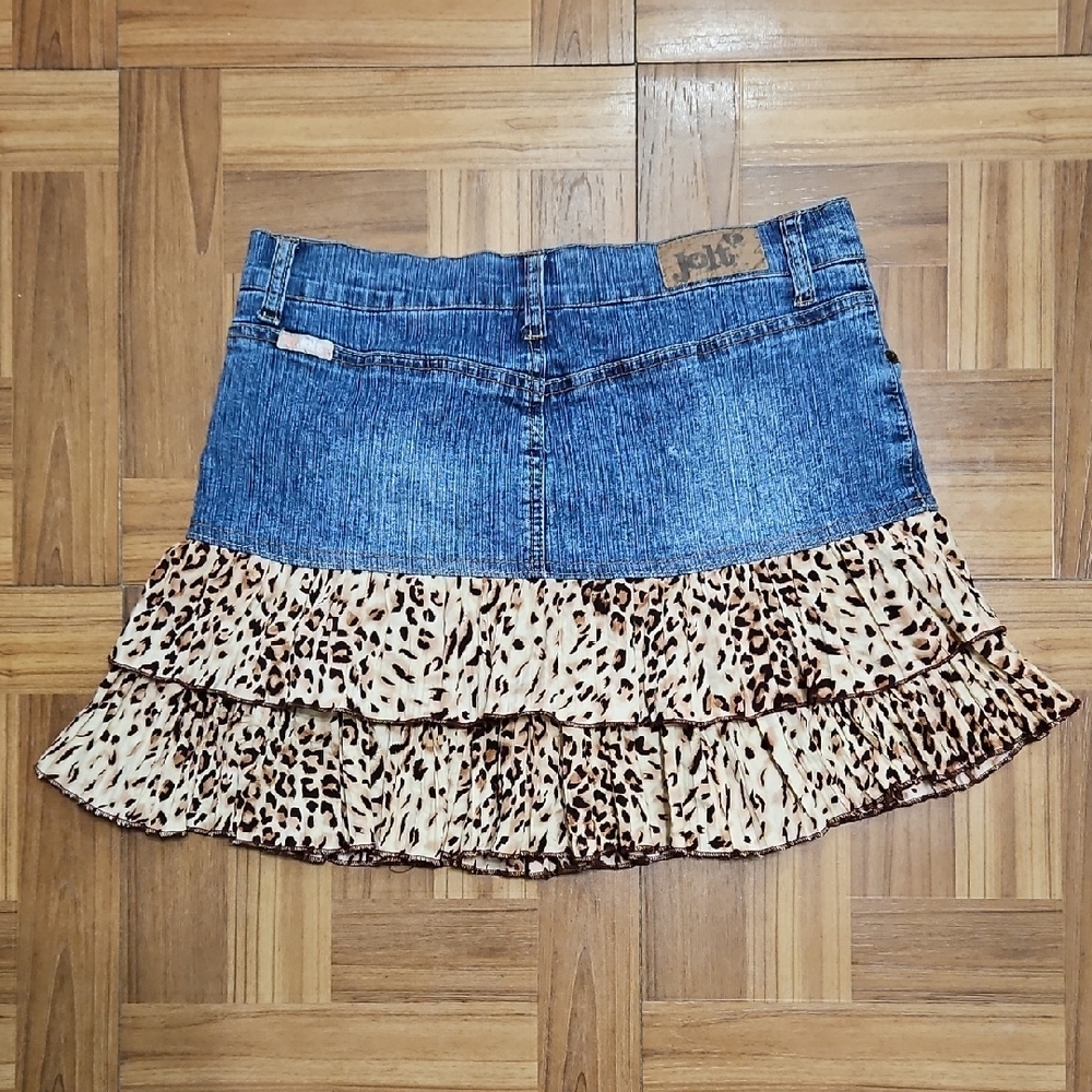 JOLT skort